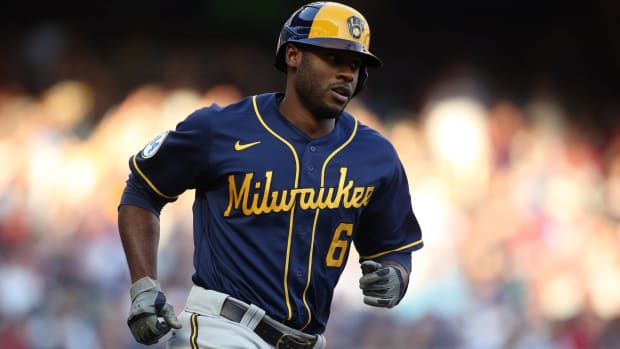 Lorenzo Cain runs the bases for the Milwaukee Brewers.